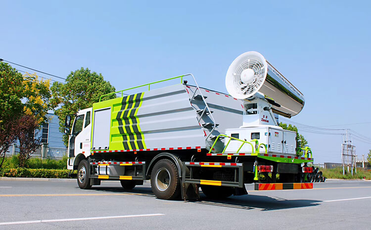 遠(yuǎn)程霧炮機(jī)在工地降塵作業(yè)中有哪些優(yōu)勢(shì)？