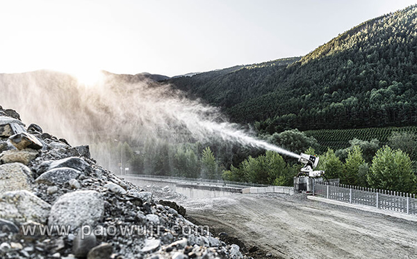 凈化工地粉塵就用工地除塵霧炮機(jī)！